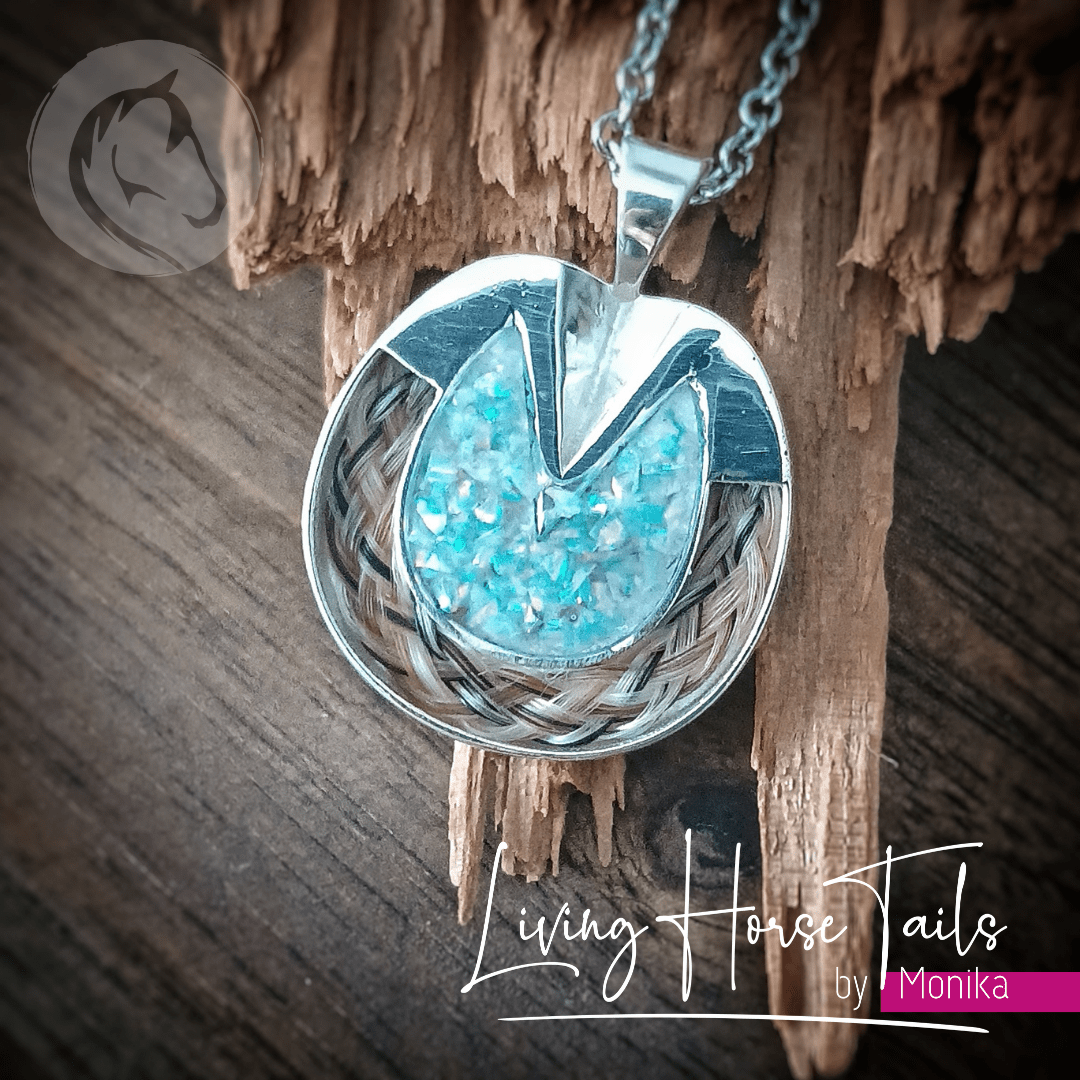 Living Horse Tails Barefoot Hoofprint Pendant inlaid with Horse Hair Braid Custom jewellery Monika Australia horsehair keepsake