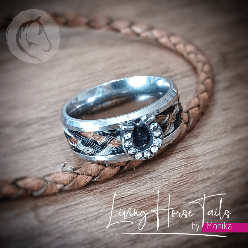 living-horse-tails-horsehair-