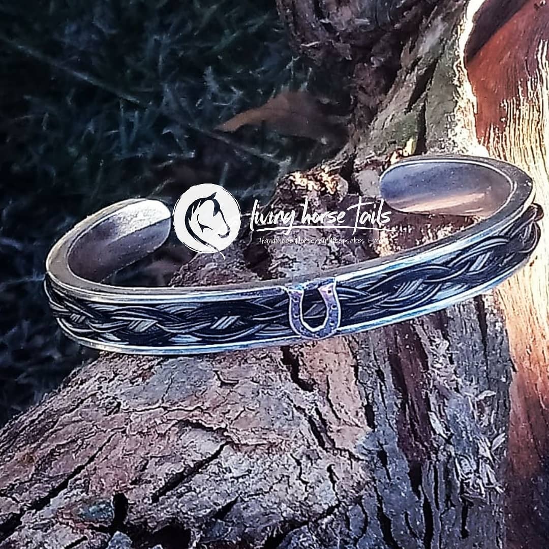 Load image into Gallery viewer, Sterling Silver Horsehair Braid Inlaid Cuff / Bangle with Horseshoe detail Living Horse Tails Handmade Jewellery Custom Horse Hair Keepsakes Australia
